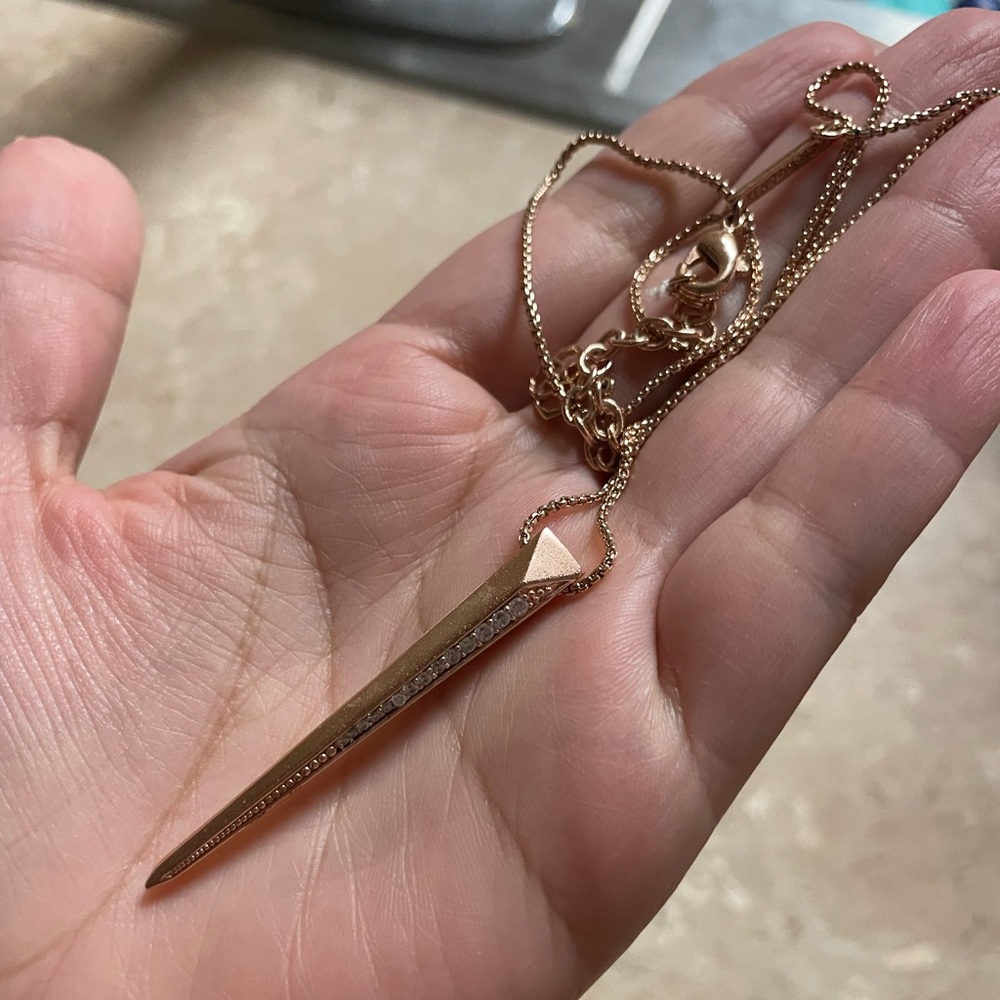 Kendra Scott rose gold necklace